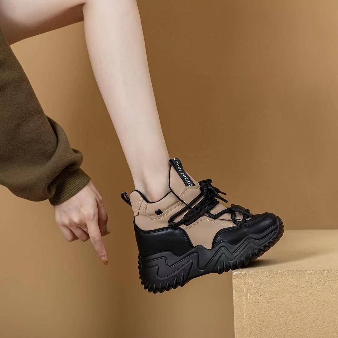 Fashionable soft sole casual shoes