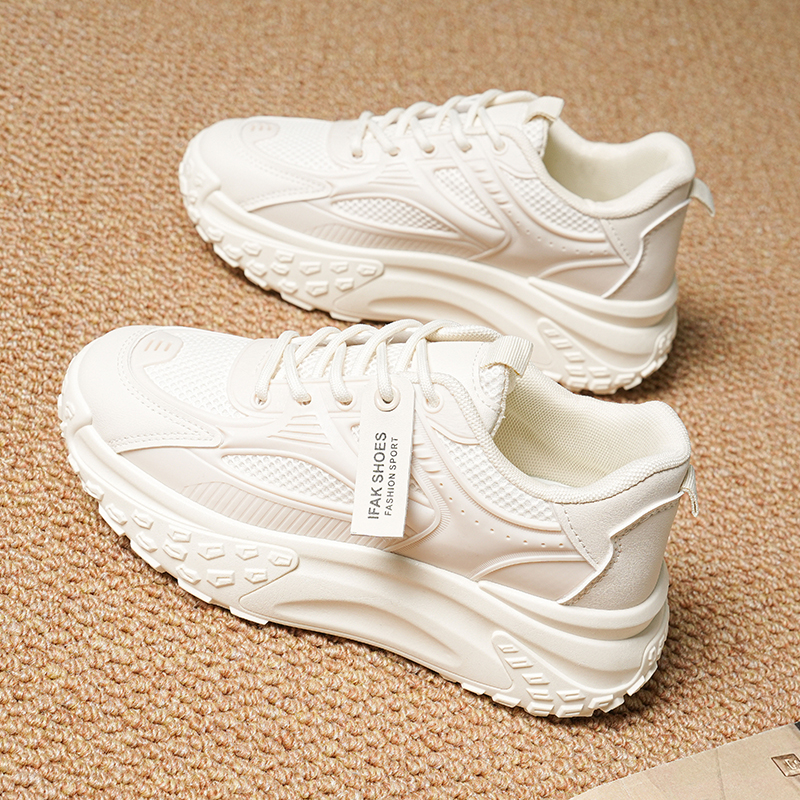 Soft sole breathable casual shoes