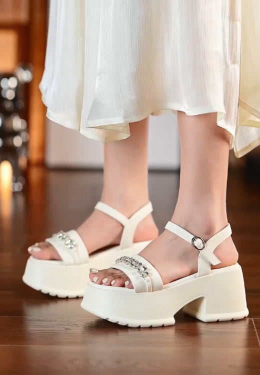 Elegant diamond lace heightening sandals