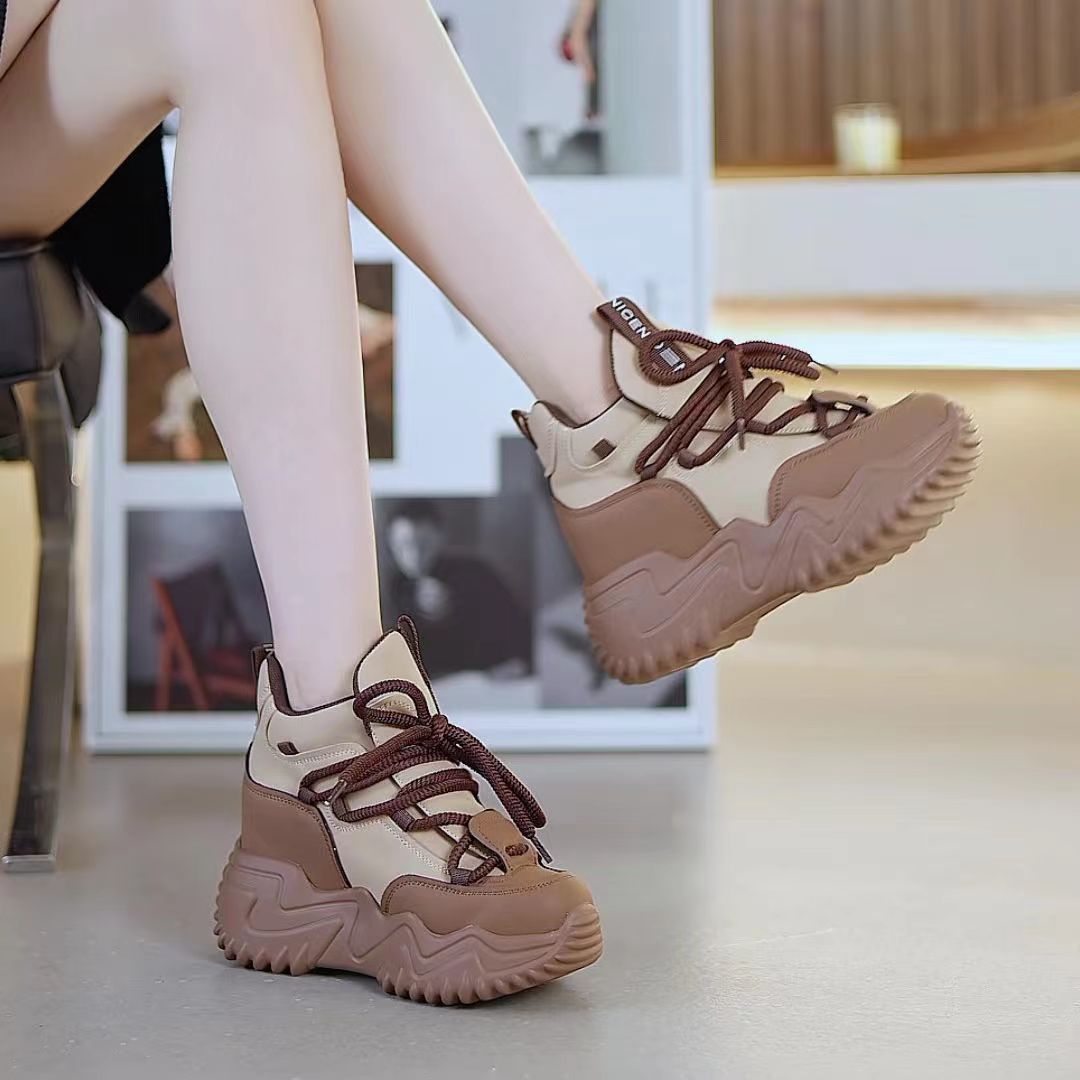 Fashionable soft sole casual shoes