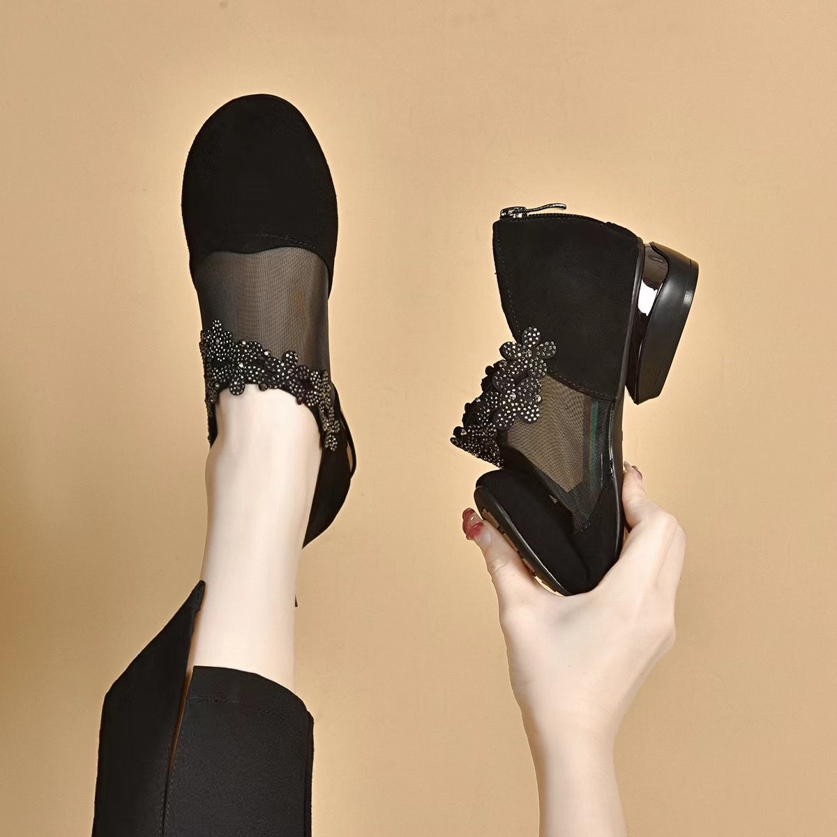 Comfortable and breathable velvet casual sandals