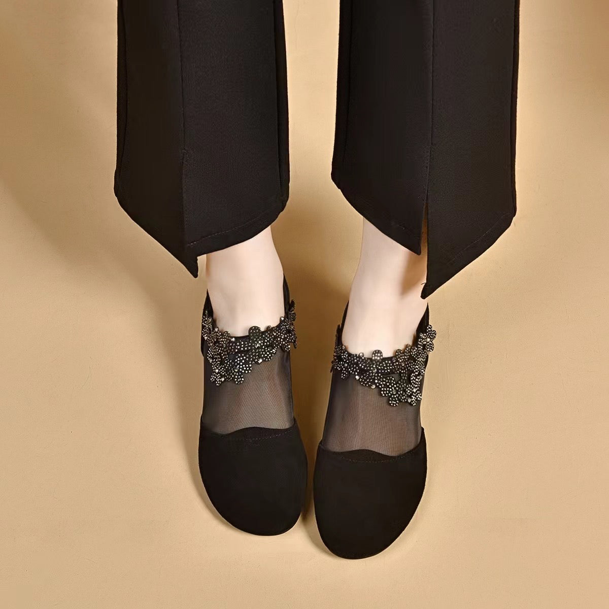 Comfortable and breathable velvet casual sandals