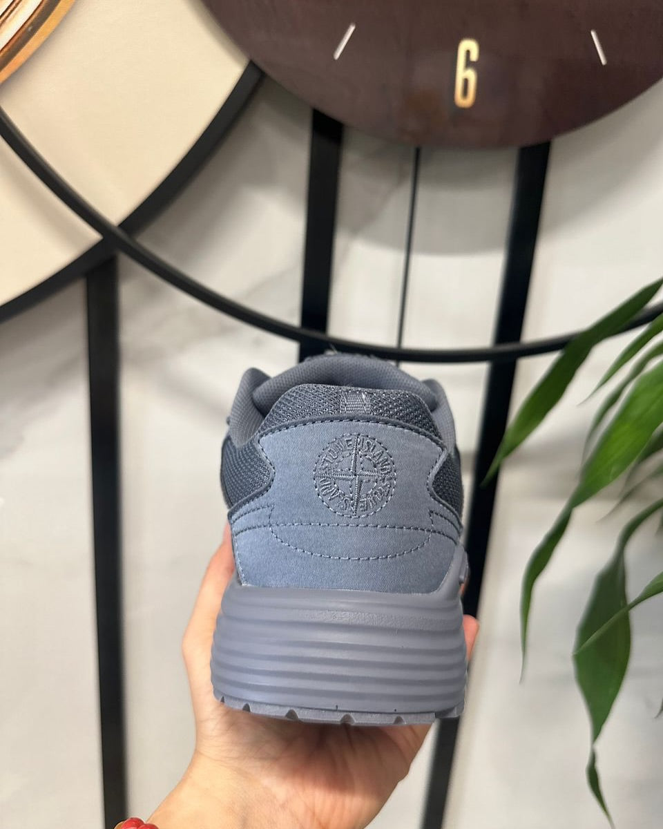 Men's high-quality grey casual sports shoes