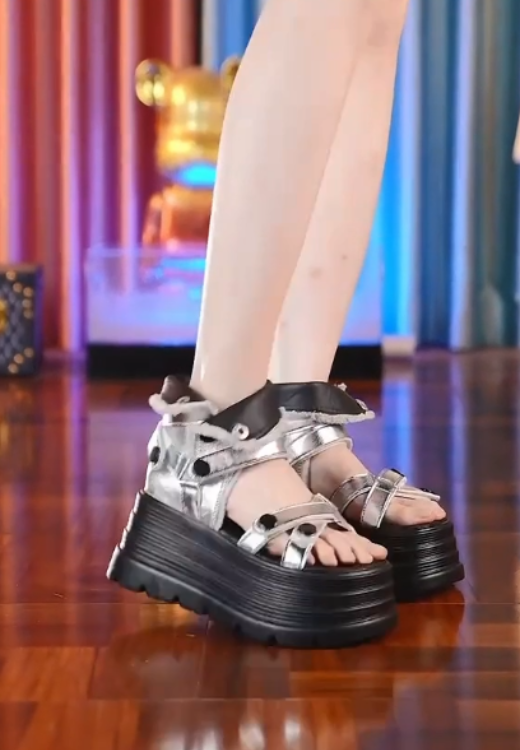 Women's fashion button design sandals