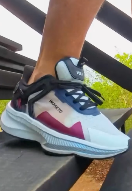 Men's tri-color stitching personalized sports shoes