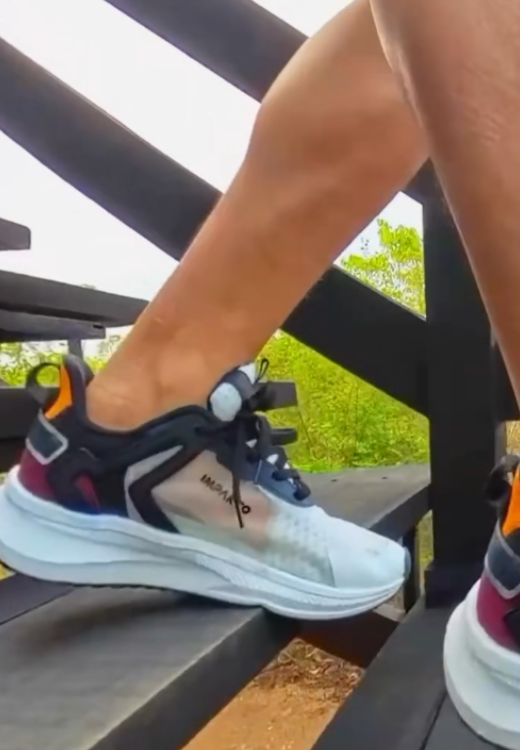 Men's tri-color stitching personalized sports shoes