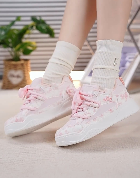 New pink casual shoes in spring