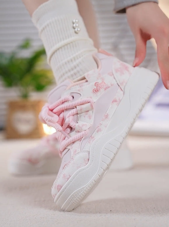 New pink casual shoes in spring