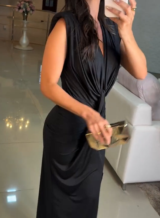 Elegant pleated sleeveless dress