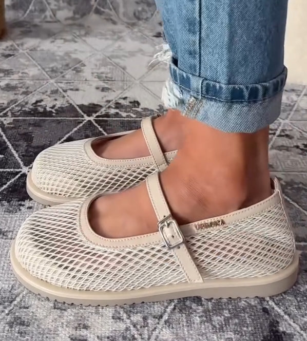 Hollow breathable flat-bottomed soft casual shoes