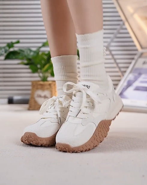 Lightweight light-colored comfortable jogging shoes