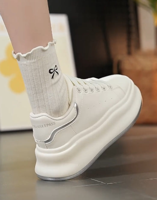 Heighten Queen white shoes