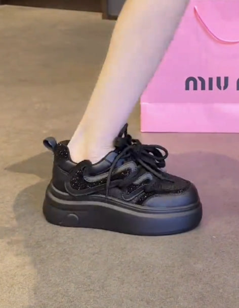 Black and white solid color heightening waterproof casual shoes