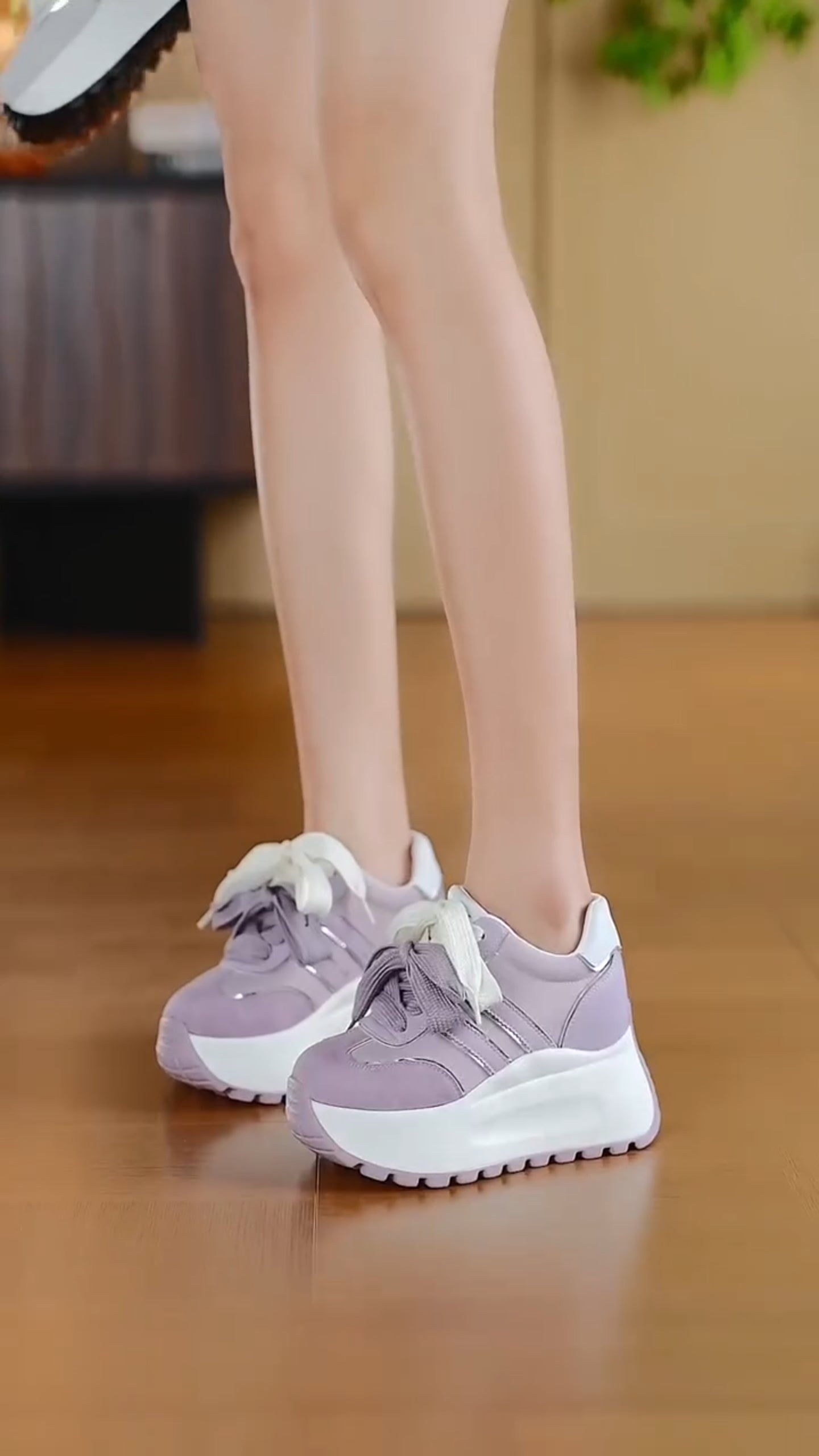 Color leisure height-increasing shoes