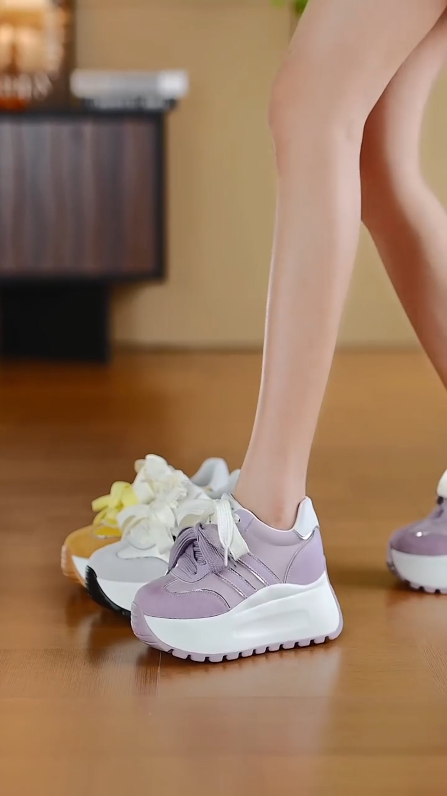 Color leisure height-increasing shoes