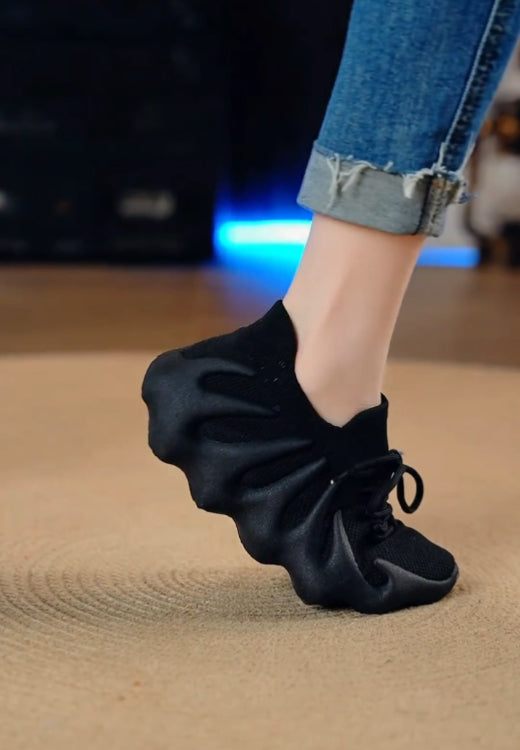 Octopus soft-soled and soft-faced flying shoes