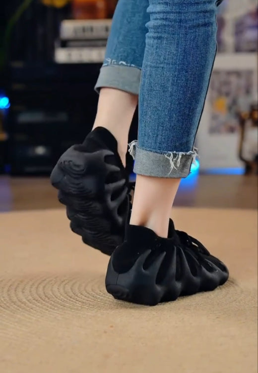Octopus soft-soled and soft-faced flying shoes