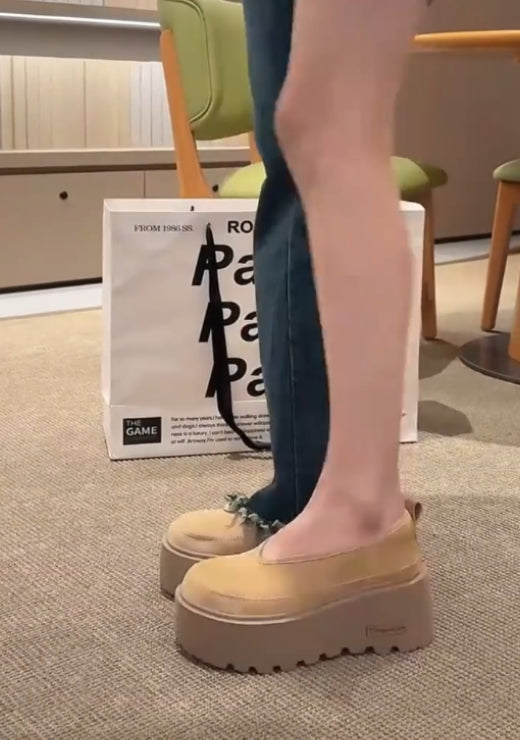 Newly designed shallow loafers
