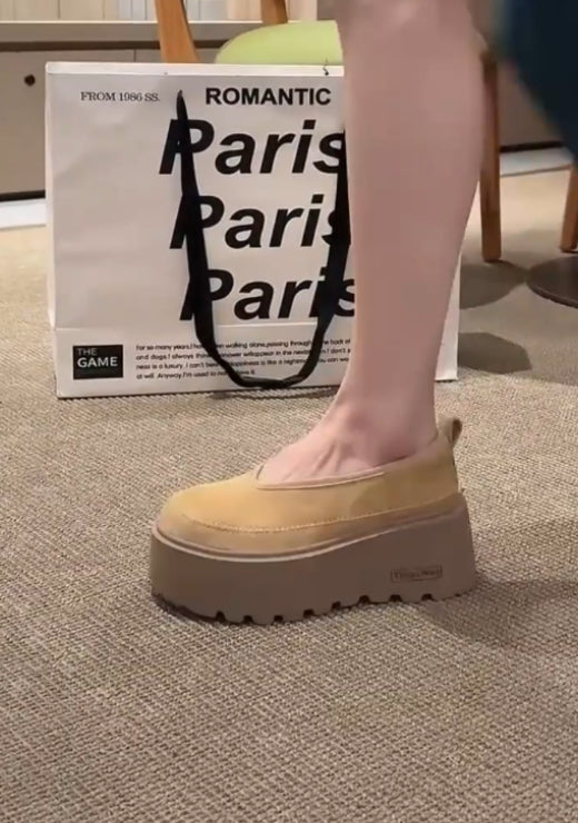 Newly designed shallow loafers