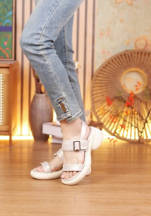 Classic soft-soled metal buckle casual sandals