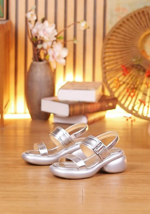 Classic soft-soled metal buckle casual sandals