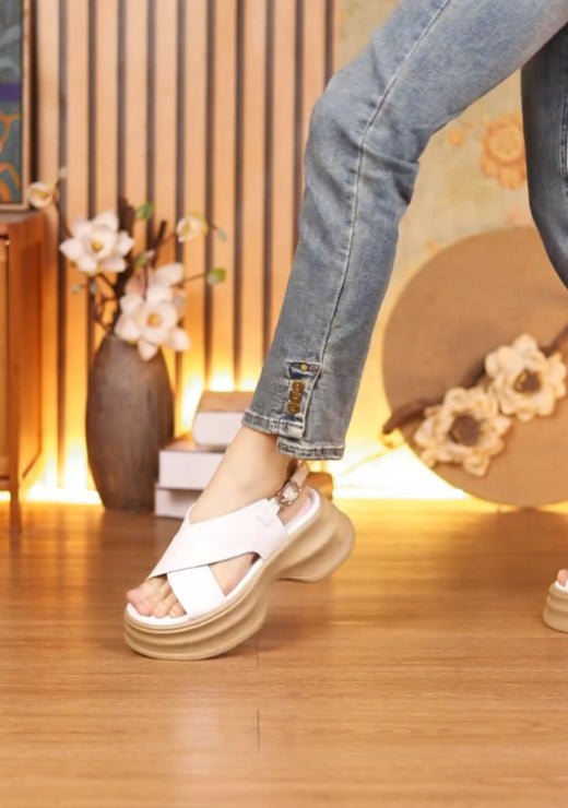 Classic soft leather comfortable and elegant sandals