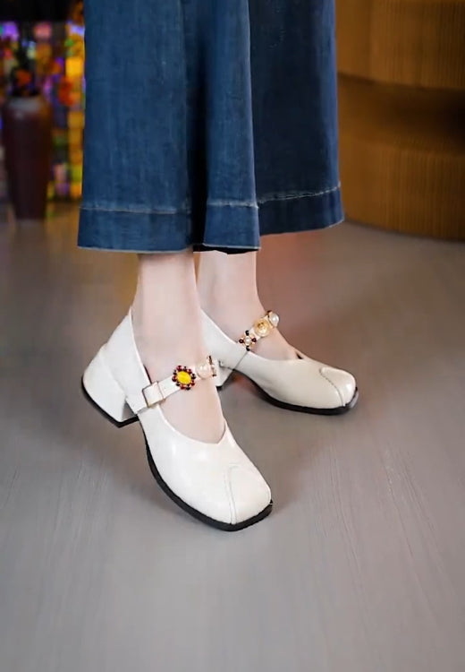 Soft leather badge buckle square head thick heel women's shoes