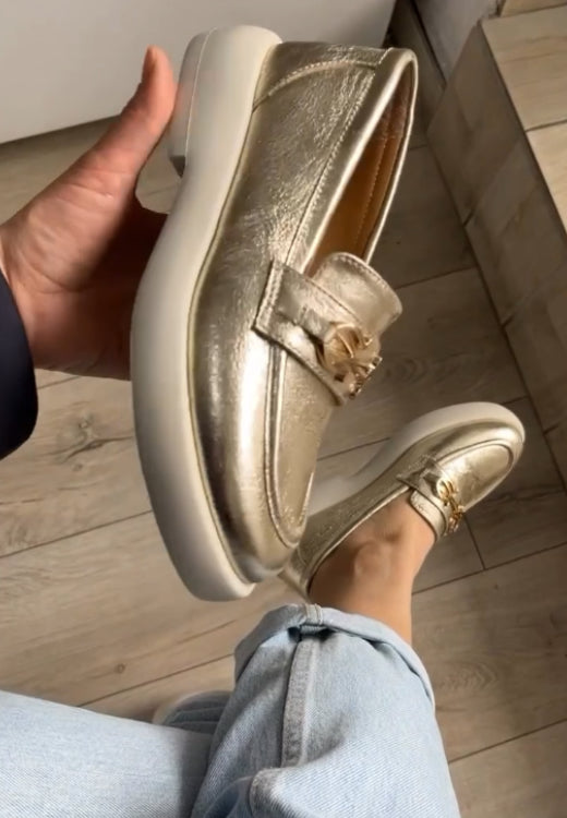 Elegant golden leather leisure pedal