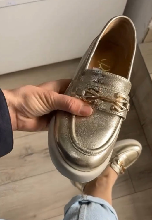 Elegant golden leather leisure pedal