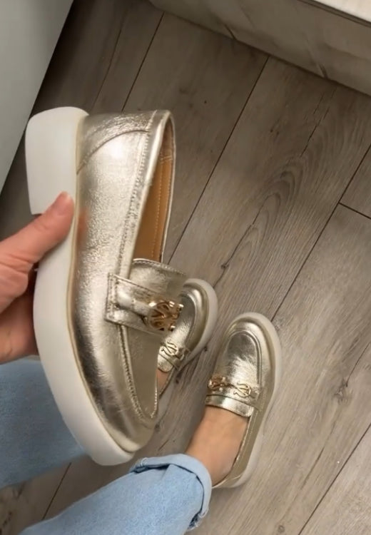 Elegant golden leather leisure pedal