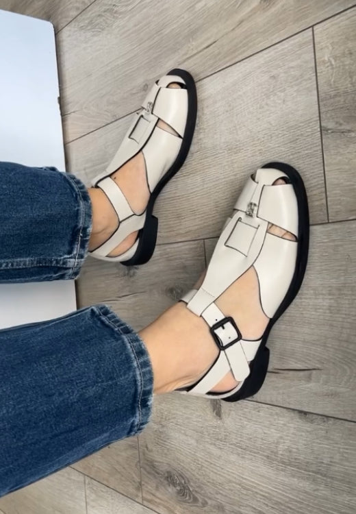 Elegant woven soft-soled sandals