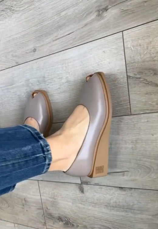 Simple fishmouth wedge shoes