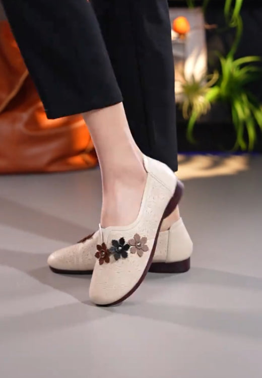 Flower embroidery leather leisure shoes