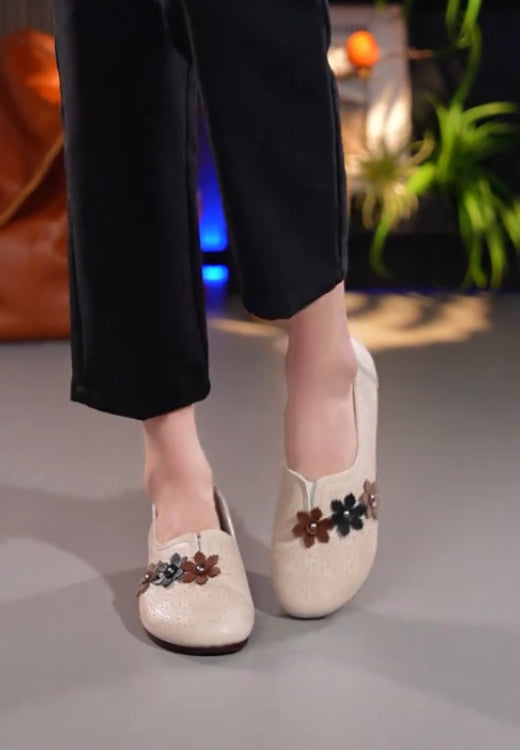 Flower embroidery leather leisure shoes