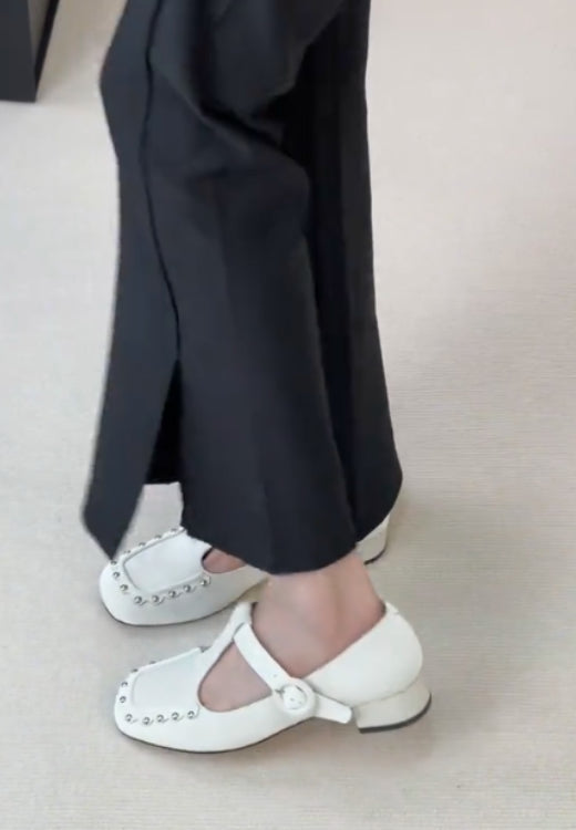 White rivet casual leather shoes