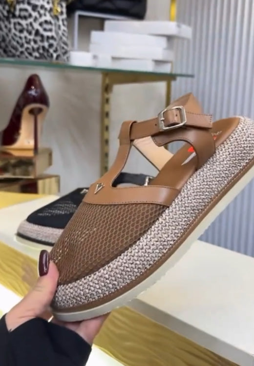 Soft soled breathable mesh sandals