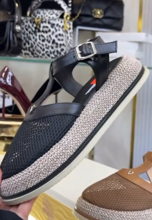 Soft soled breathable mesh sandals