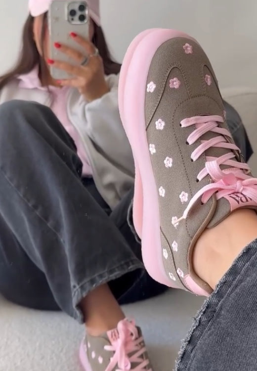 Fashion flower embroidery leisure shoes