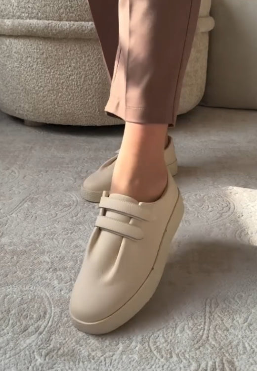 Classic hook and loop solid suede casual shoes