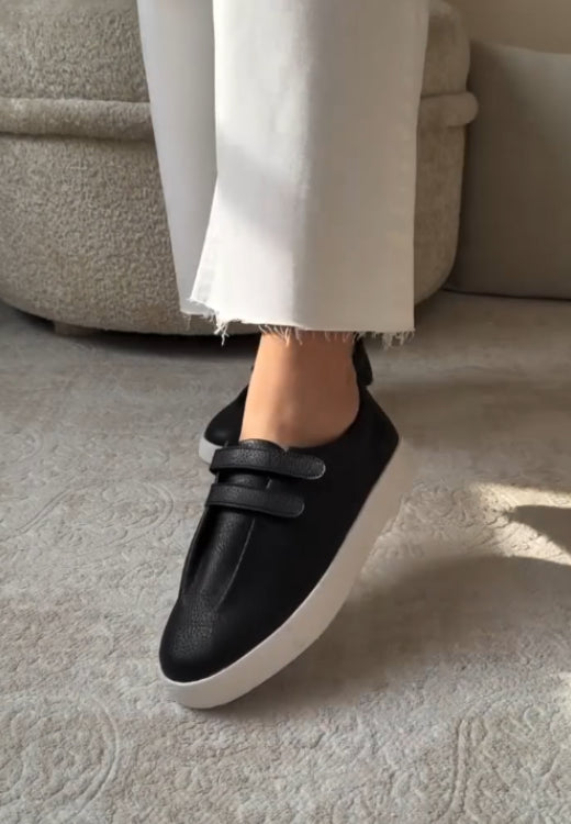 Classic hook and loop solid suede casual shoes