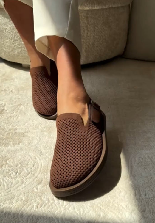 Classic breathable woven casual shoes