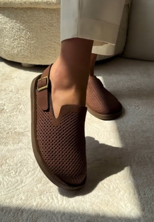 Classic breathable woven casual shoes
