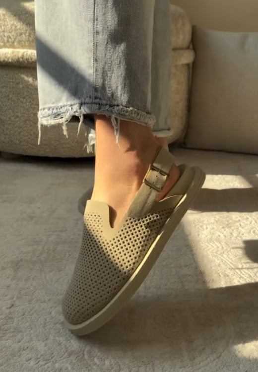 Classic breathable woven casual shoes