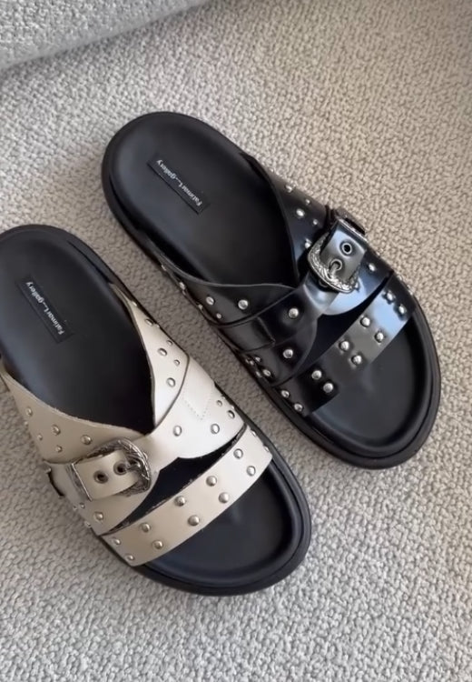 Metal decorative rivet buckle leather sandals