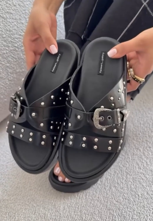 Metal decorative rivet buckle leather sandals