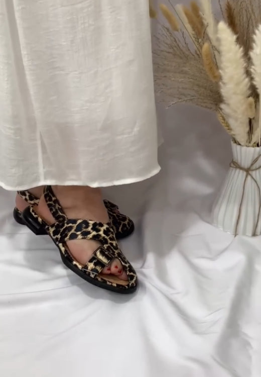 Unique design and high quality leopard print sandals