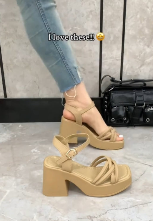 Women's lace-up elegant cross sandals