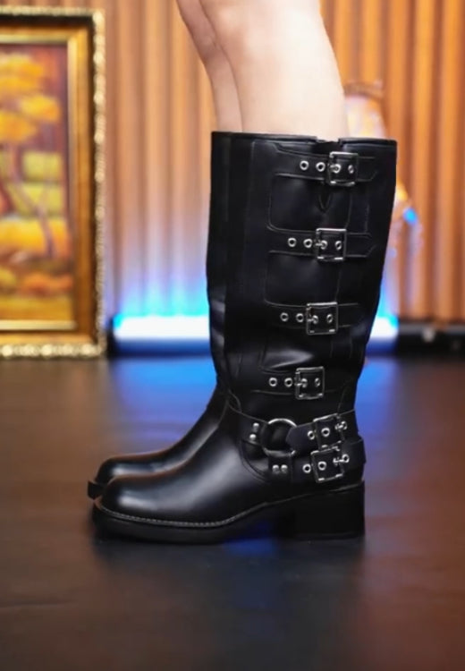 Comfortable moto boot for women