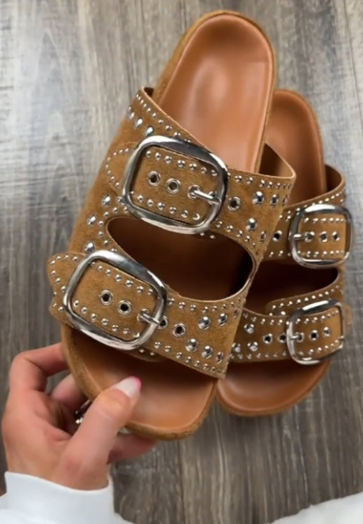 Suede rivet buckle slippers