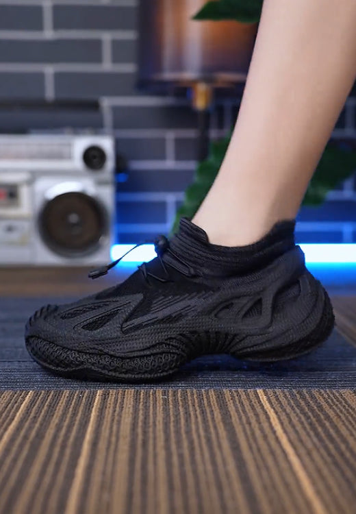 Men's non-slip wear-resistant breathable mesh flying shoes
